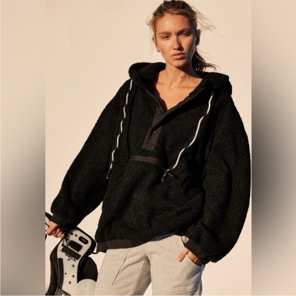 NWT FP Movement Fuzzy Was She Fleece Pullover XS Black - Picture 1 of 8